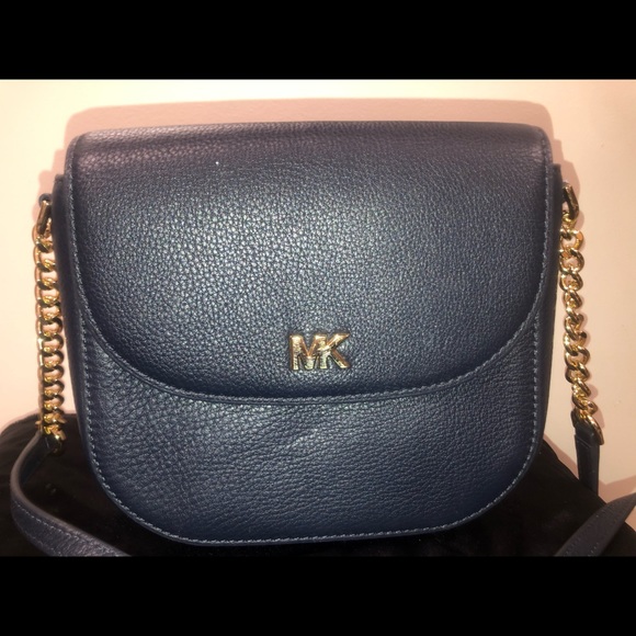 Micheal Kors Navy crossbody purse - Picture 2 of 4